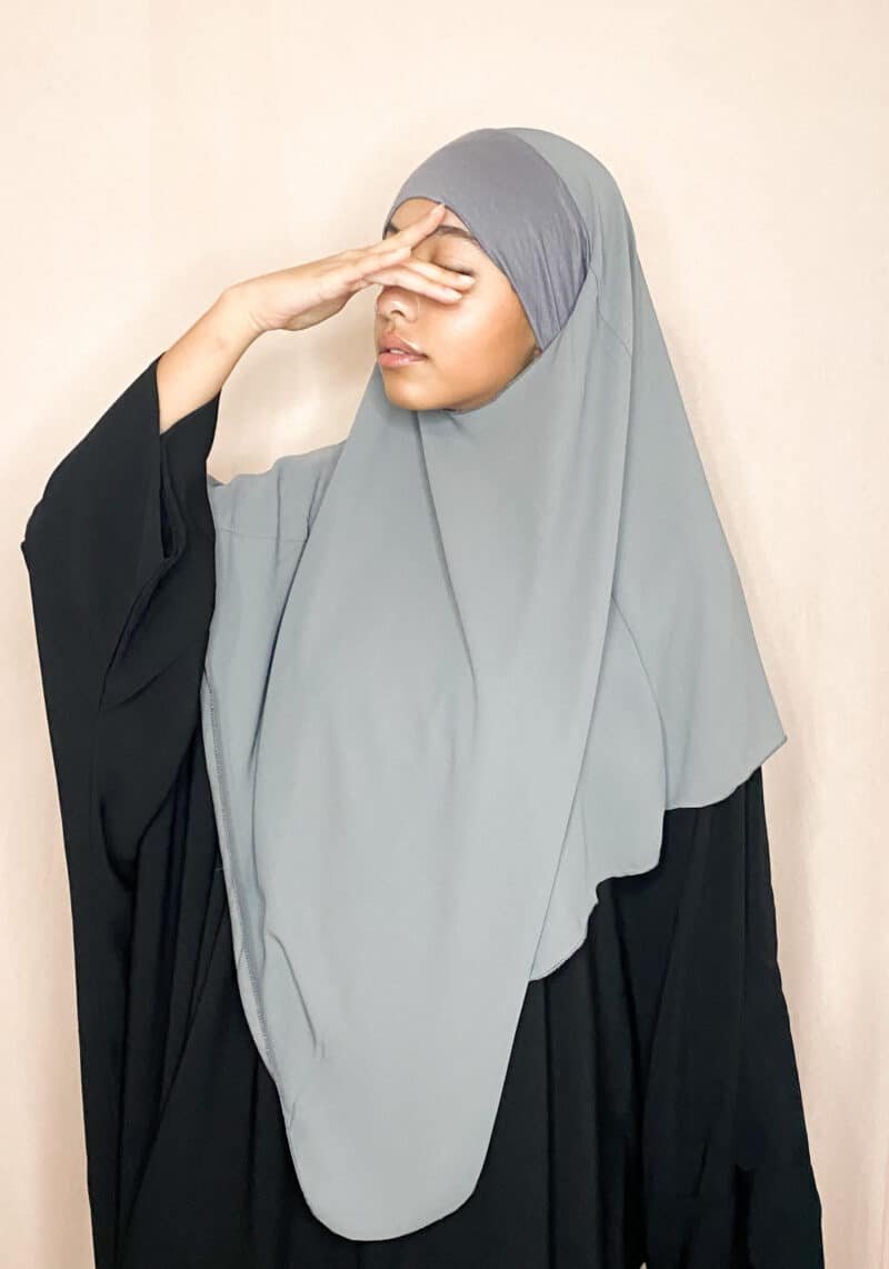 Khimar court pointu en mousseline gris