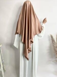 mode modest Khimar Satiné Long – Élégance et Modestie pour Toutes les femme musulmane