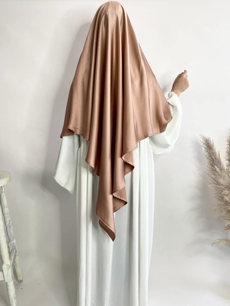 mode modest Khimar Satiné Long – Élégance et Modestie pour Toutes les femme musulmane