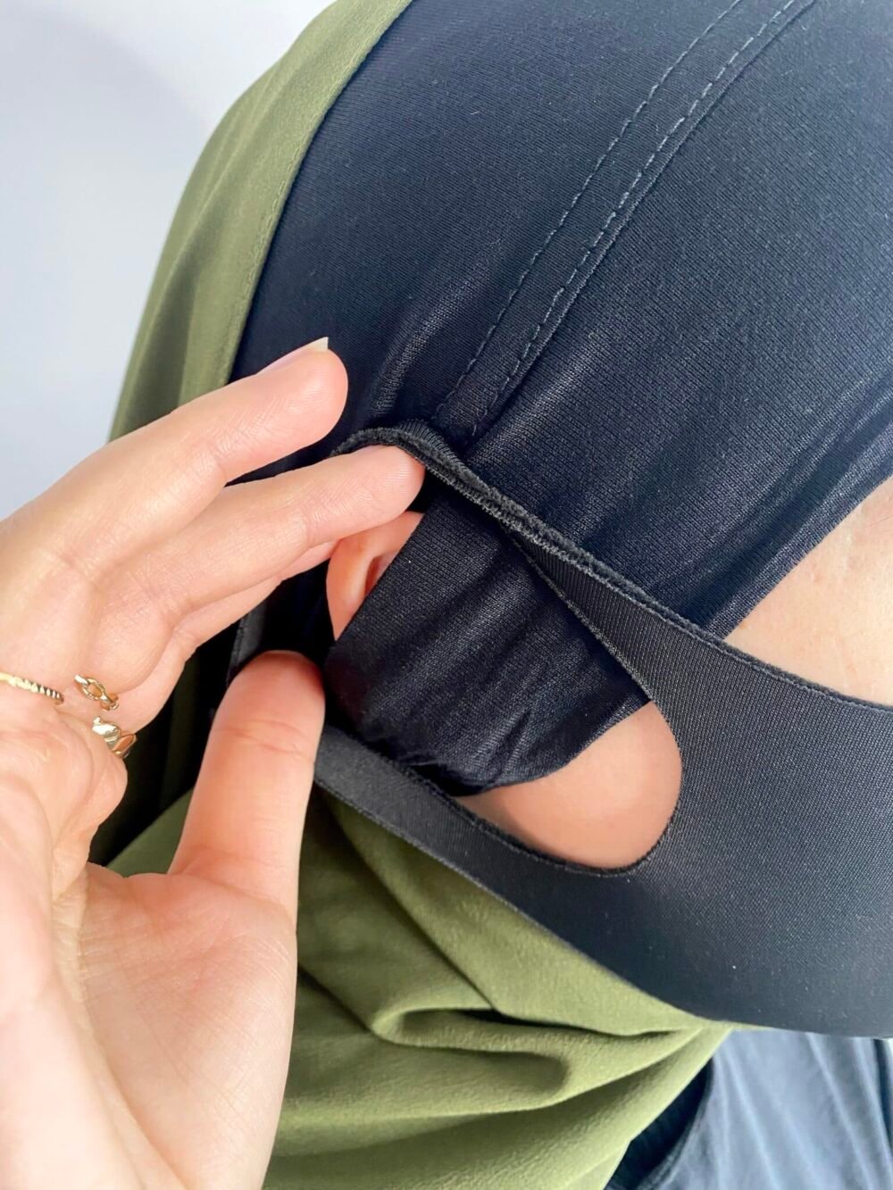 Bonnet à hijab avec fente pour lunette