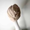 Turban Plisser à enfiler nude beige taupe dos