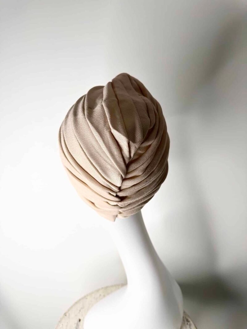 Turban Plisser à enfiler nude beige taupe dos