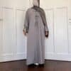 Abaya Dubai avec nœuds gris ficelle manche face