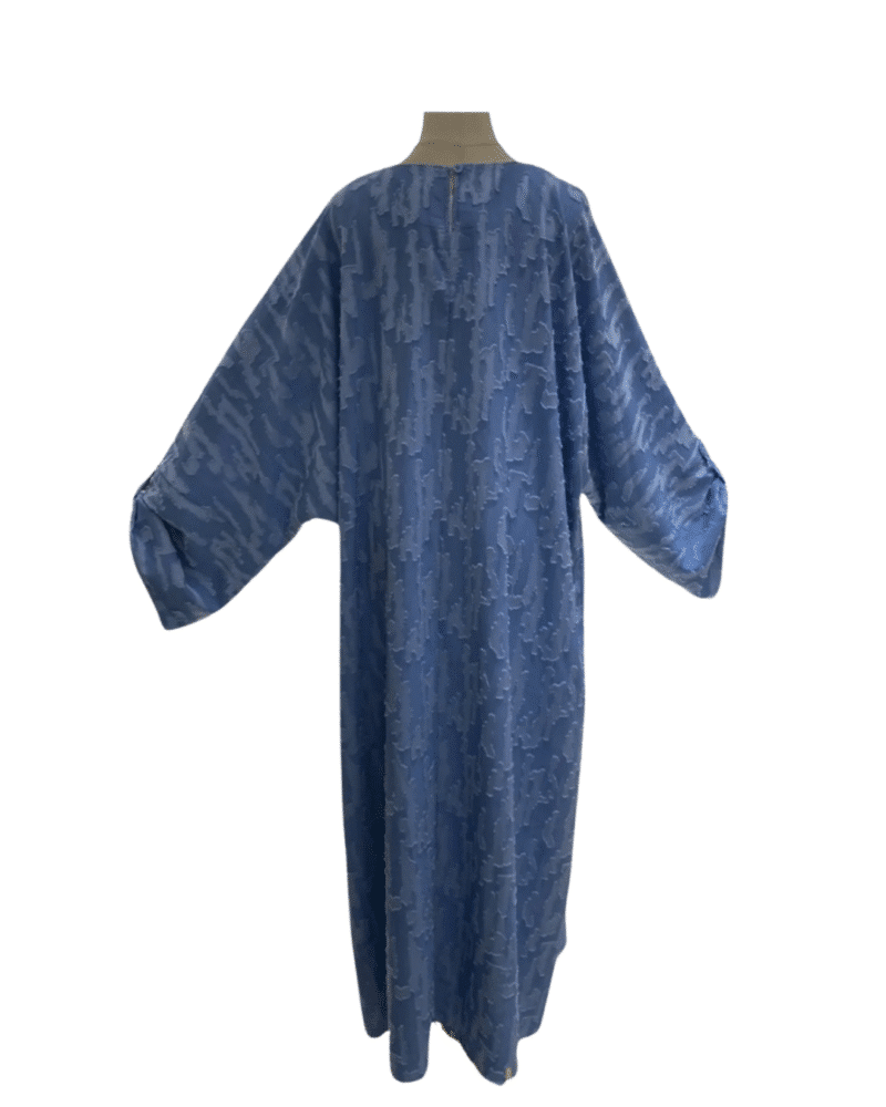 Abaya Papillon Oversize Bleu Ciel à Motif Texturé – Image 2